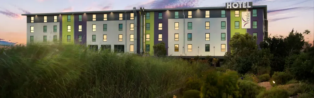 Hotel Verde Banner
